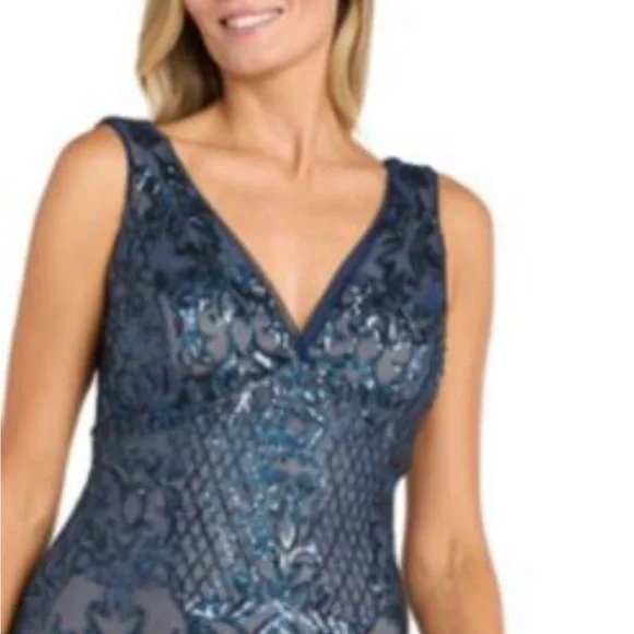 Elegant navy lace and sequins formal dress - Picture 3 of 4